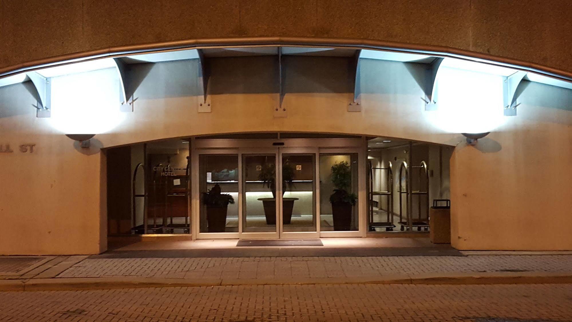Rodeway Inn Акрон Экстерьер фото
